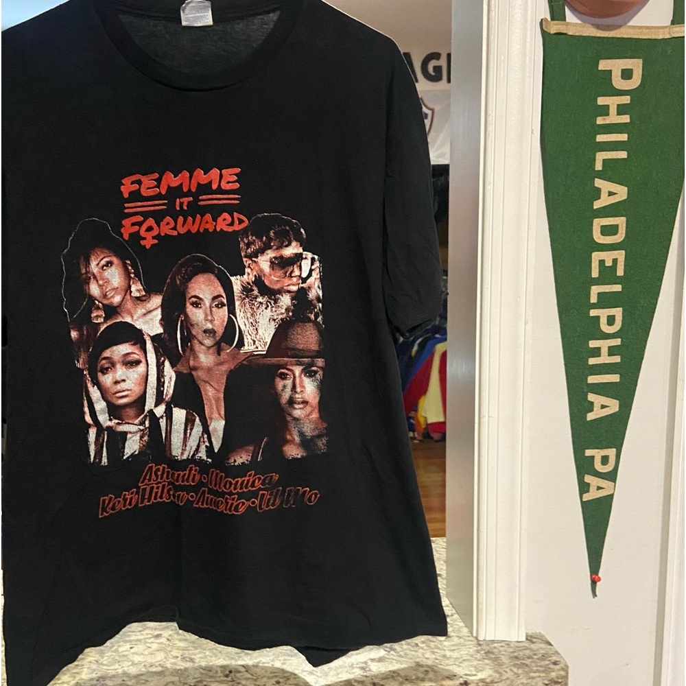 Men's Large Black Femme It Forward R&B/ Rap Concert Teeshirt